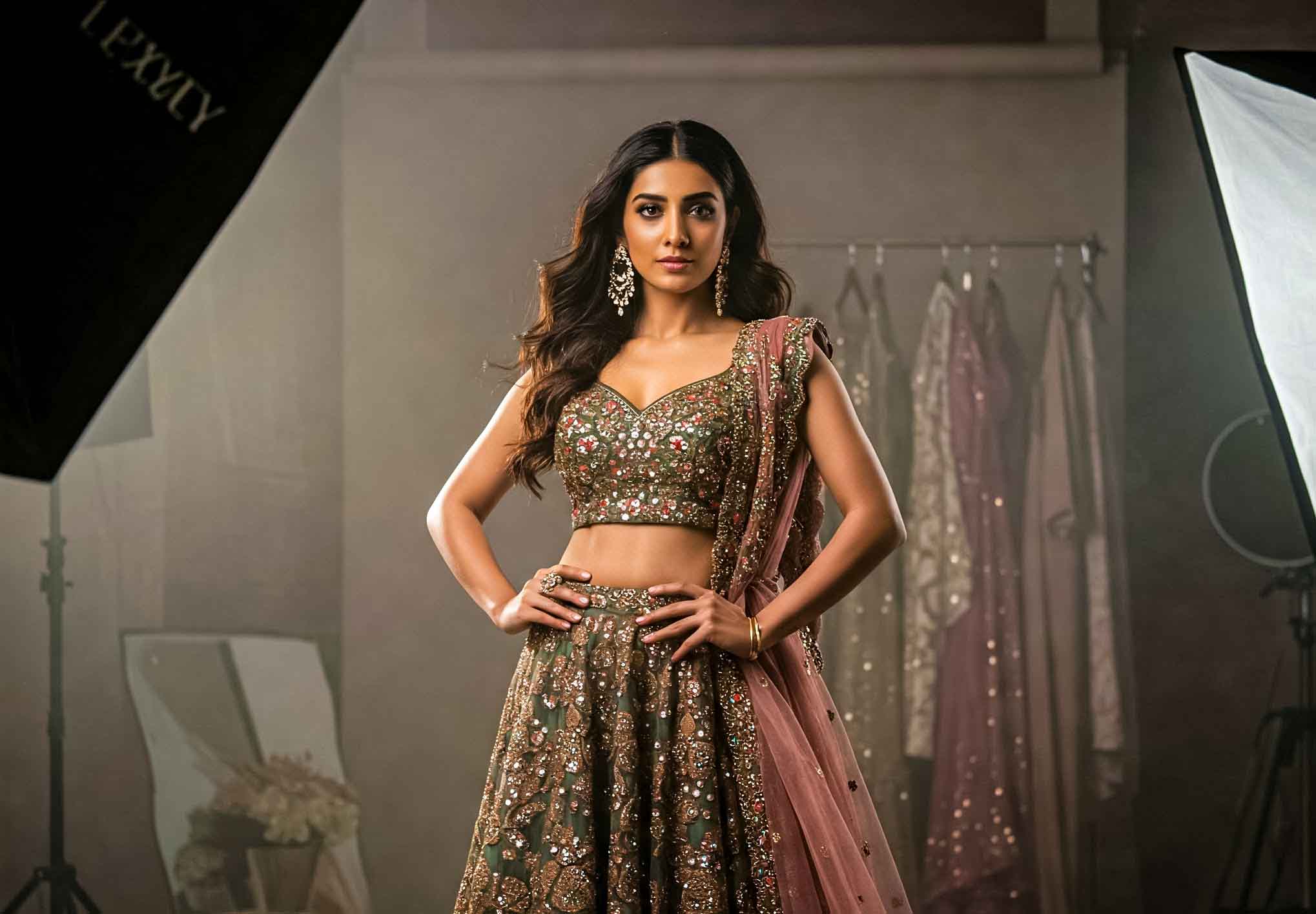 Pooja S (Fashion Enthusiast)